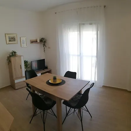 Apartment Sing *